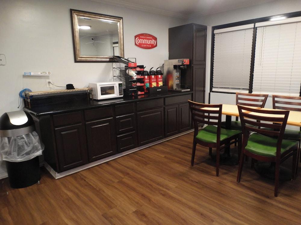 The Residency Inn photo 18