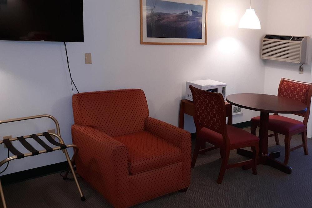 Iron Horse Inn photo 26