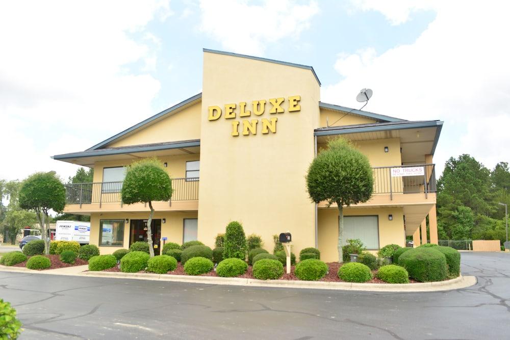 Deluxe Inn Fayetteville - I-95 Exit 49 photo 63