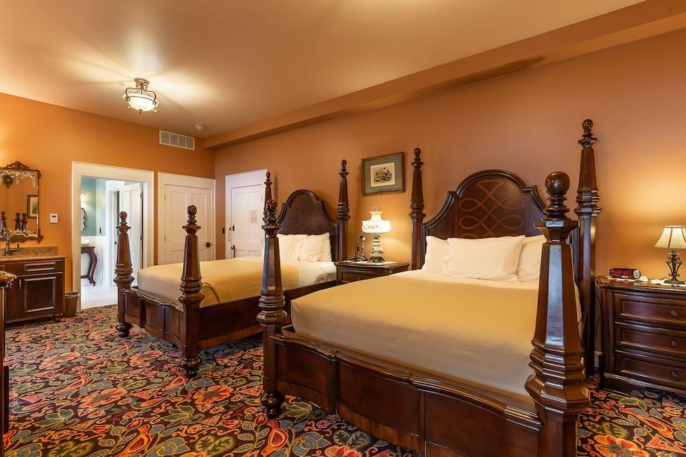 Steele Mansion photo 41