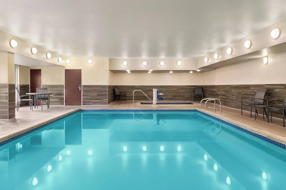 Fairfield Inn by Marriott Visalia Sequoia photo 18