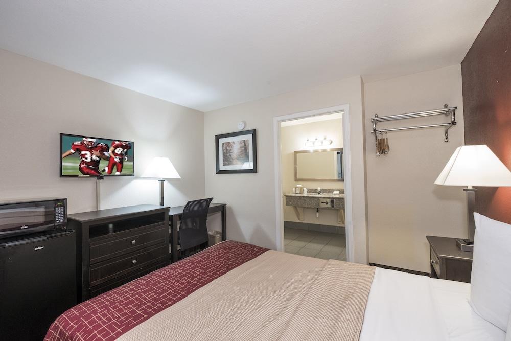 Red Roof Inn Mobile - Midtown photo 8