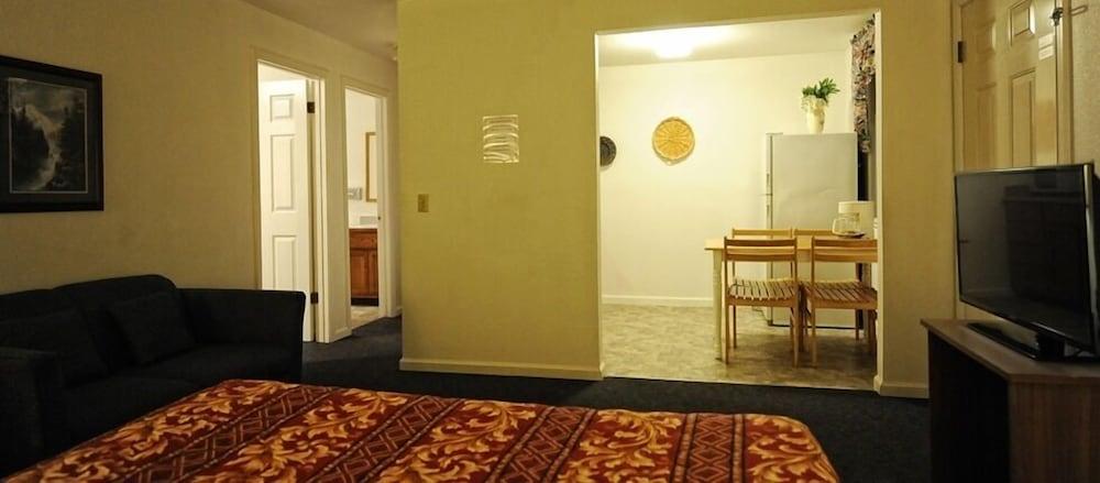 Burney Motel photo 4