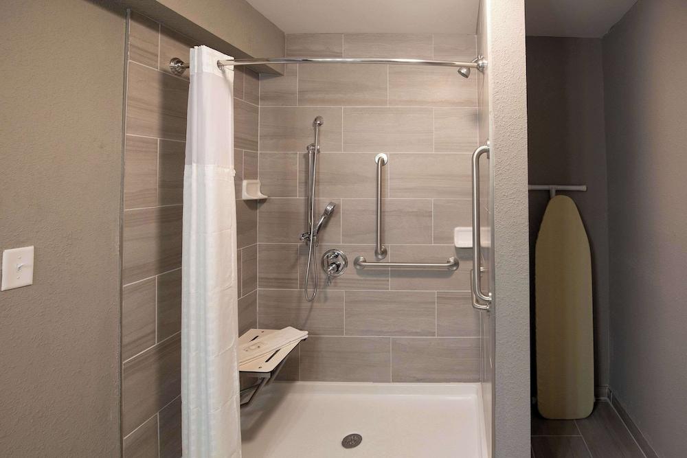 Quality Inn & Suites Hammond Near I-8090 photo 16