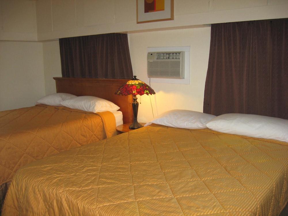 Masters Inn photo 19