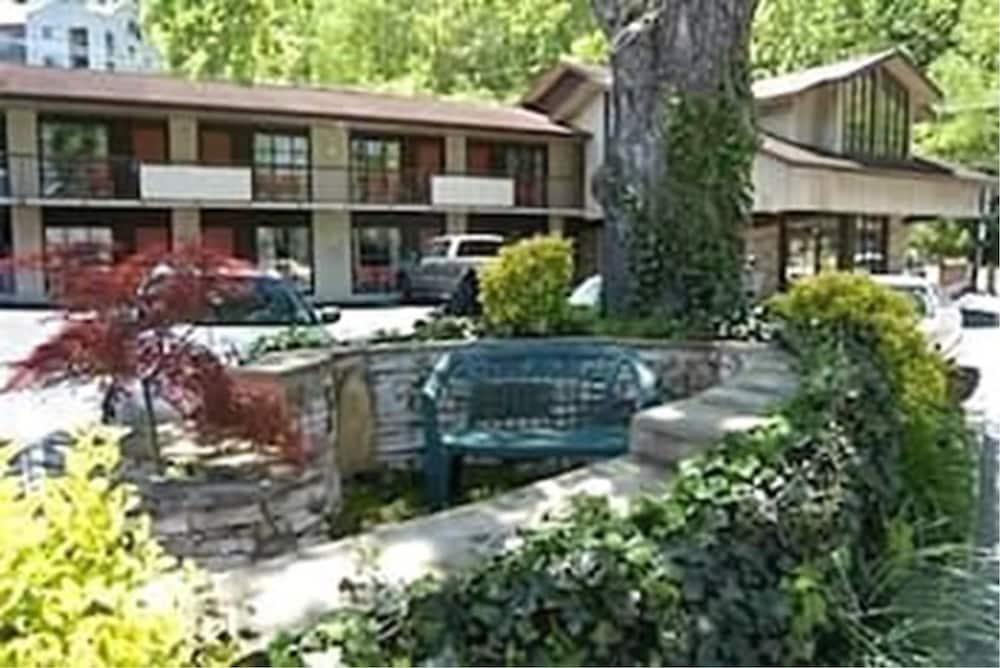 Mountain House Inn photo 46