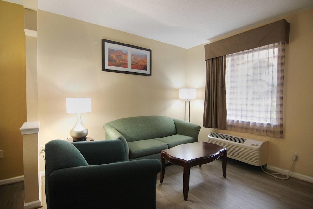 Quality Inn & Suites Franklin photo 10