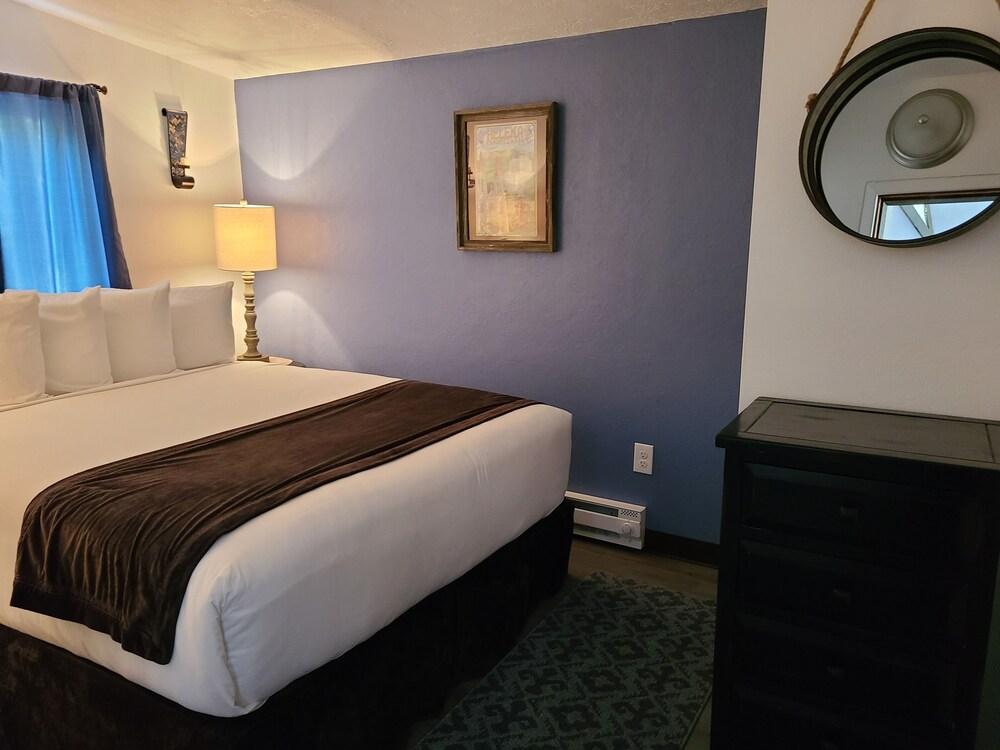 Lamplighter Cabins & Suites photo 14