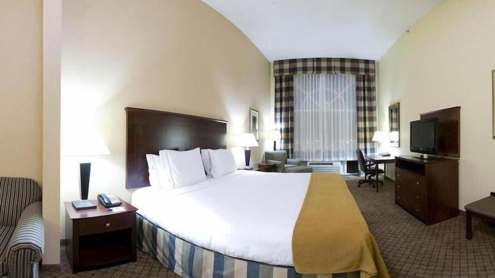 Holiday Inn Express & Suites Millington by IHG photo 12