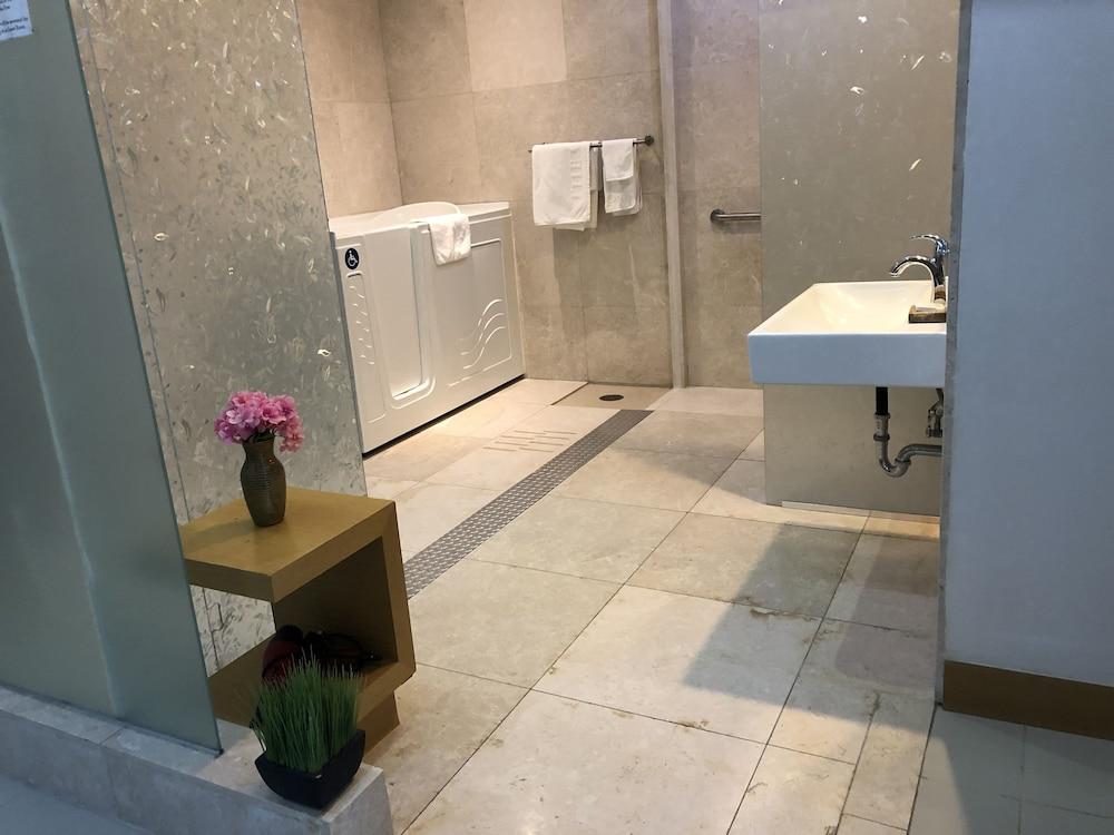 The One Boutique Hotel photo 11
