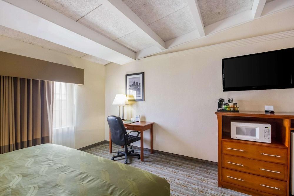 Quality Inn & Suites Kansas City - Independence I-70 East photo 18