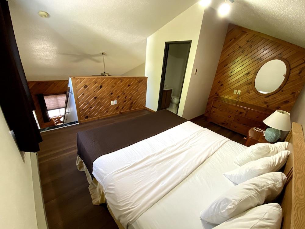 Woodlands Inn & Suites photo 22