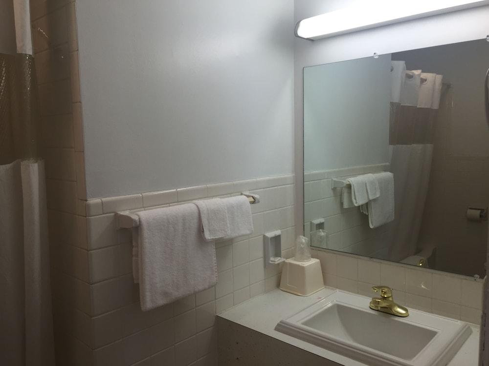 Prestige Inn West Lafayette photo 16