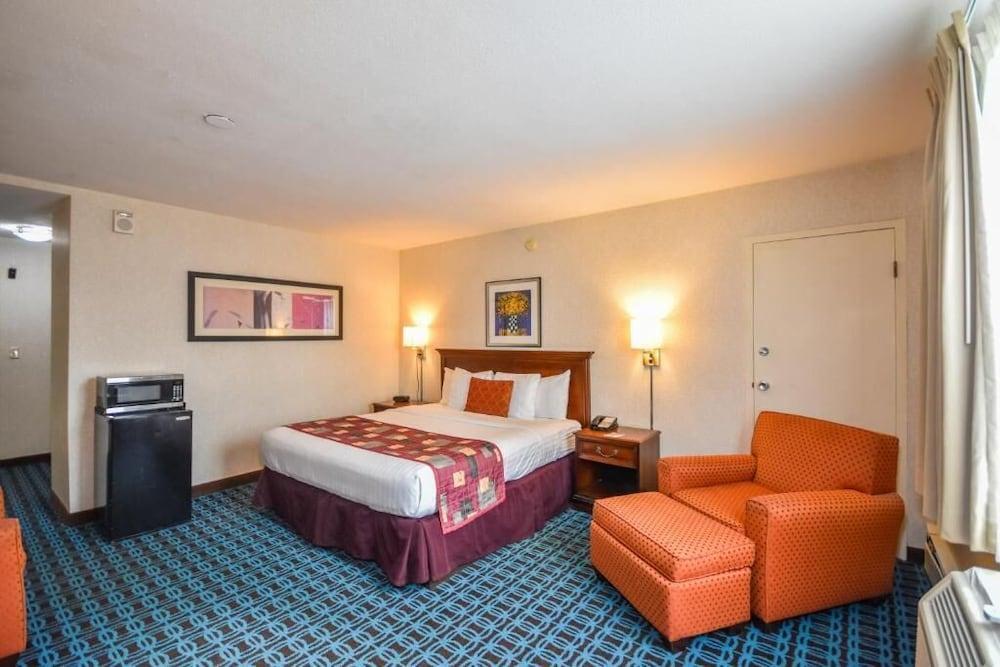 Charles River Inn photo 13