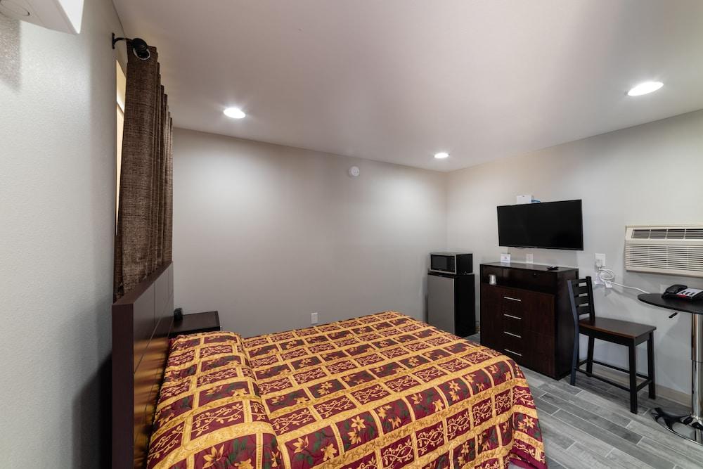 Budget Inn & Suites photo 19