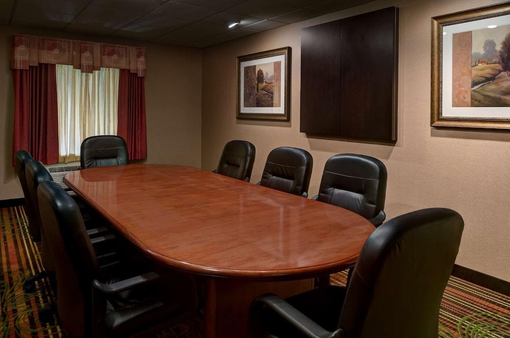 Hampton Inn Chambersburg photo 11