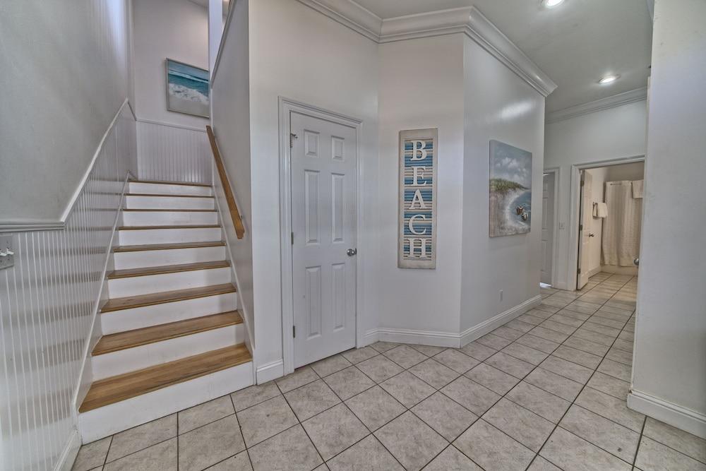 Pineapple Villas on Laguna Beach photo 67