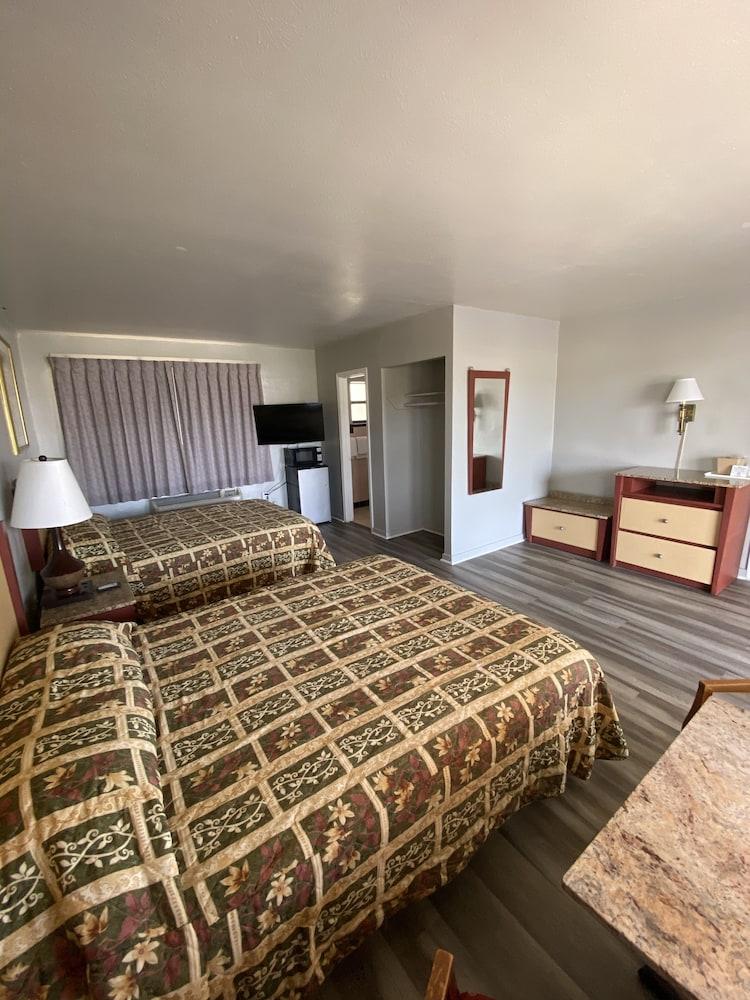 Oak Tree Inn photo 10