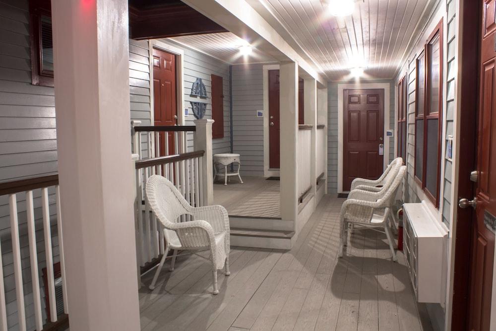 MV Surfside Hotel photo 77