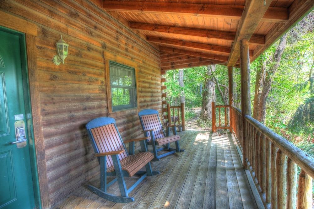 Cricket Hill Lodge & Cabins photo 38