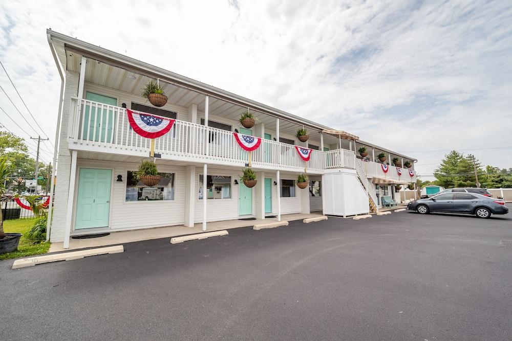 Ocean Glass Inn photo 75