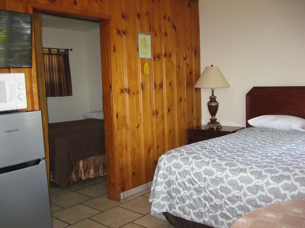Masters Inn photo 7