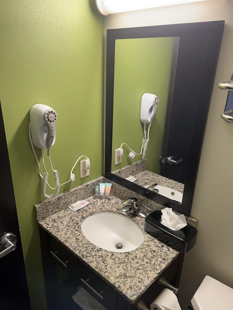 Cresthaven Inn JFK photo 12