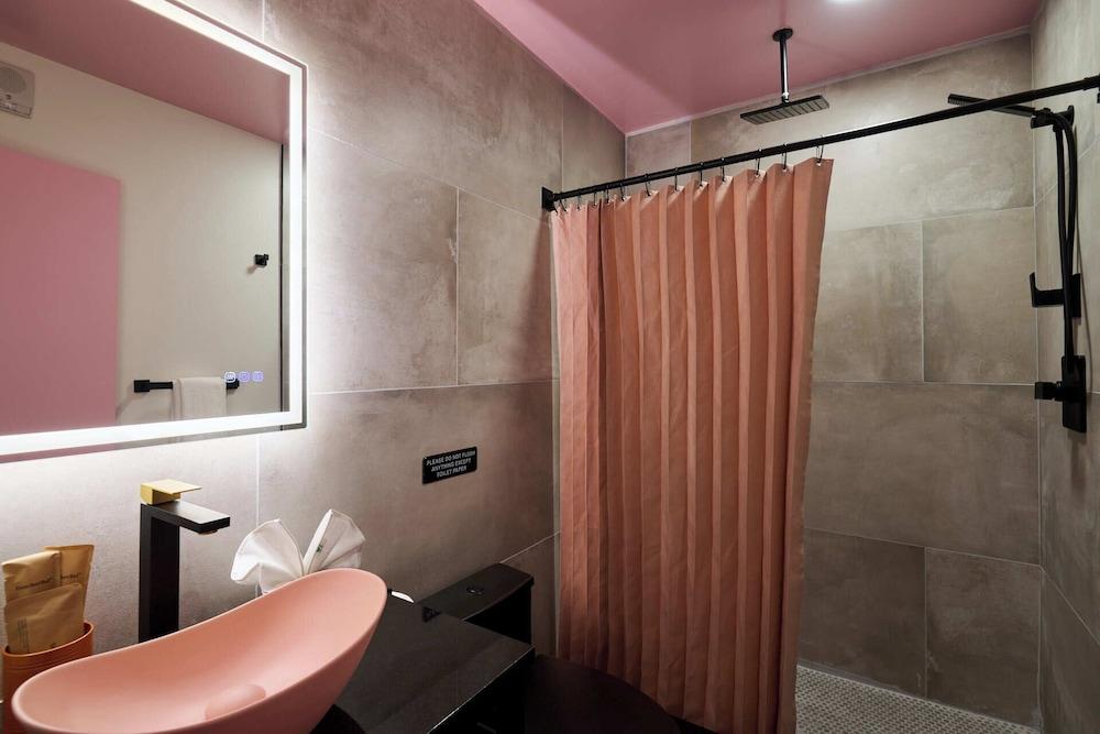 BIG LITTLE HOTEL photo 83