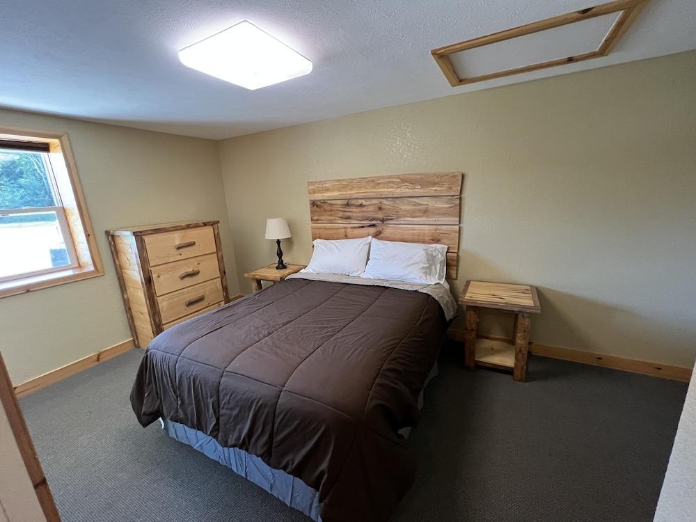Tahquamenon Suites Lodging photo 24