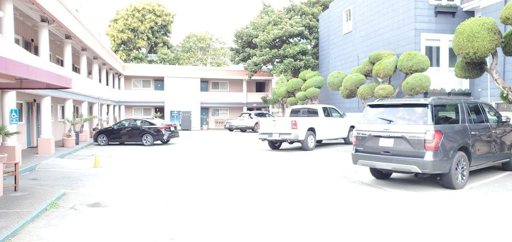 Townhouse Motel photo 26