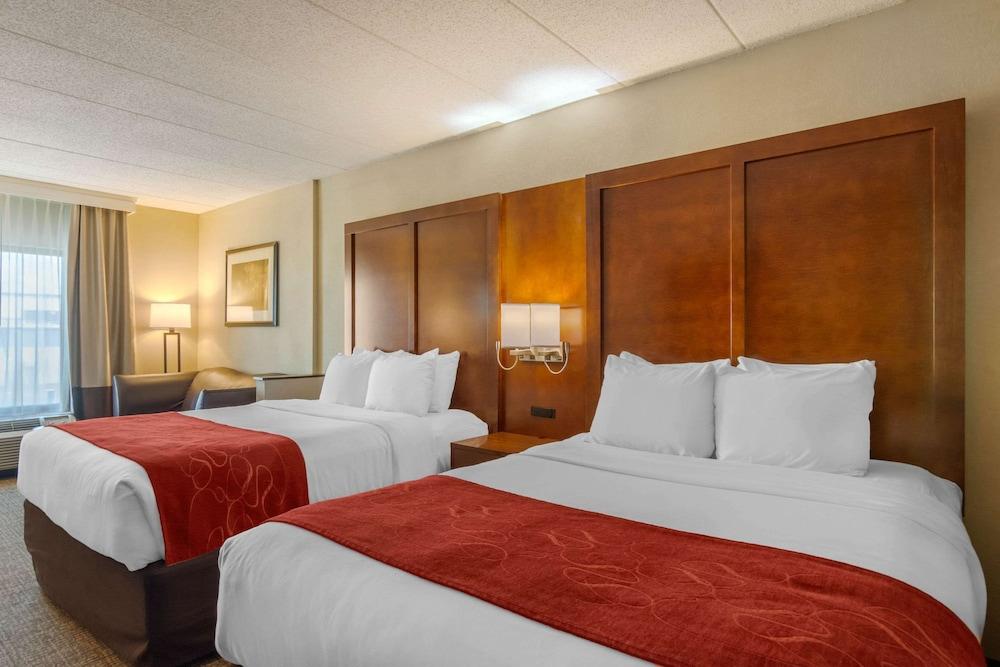 Comfort Suites South Park photo 8