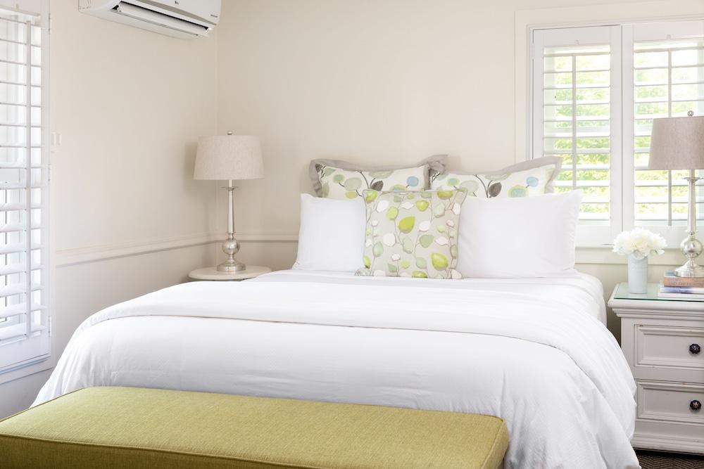 Vineyard Square Hotel & Suites photo 7