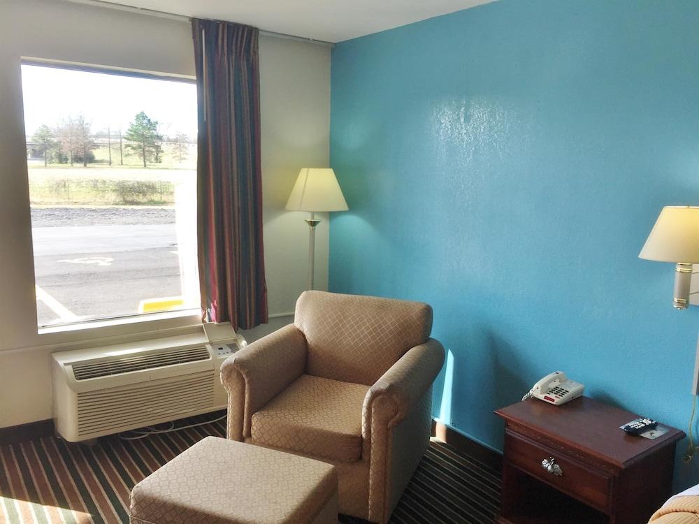 American Inn photo 8