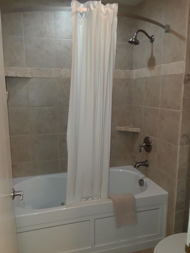 Cedar Glade Resort photo 16
