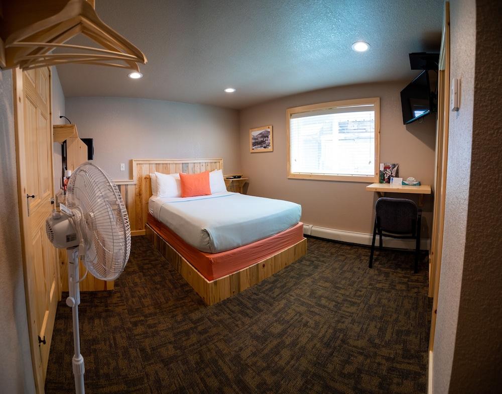 Triangle Motel photo 31