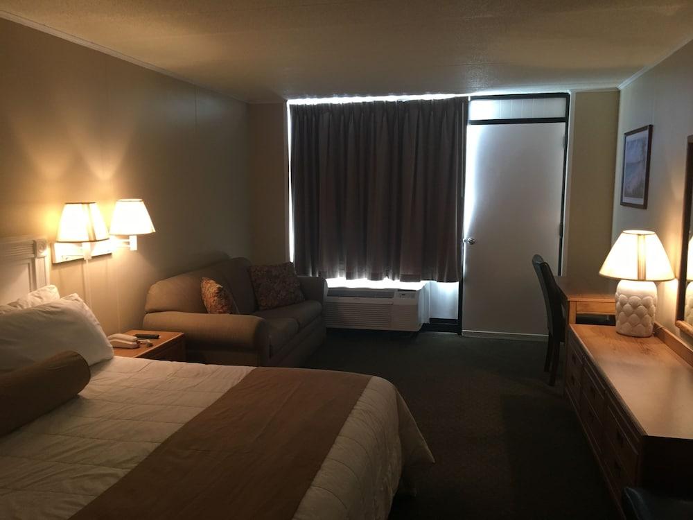 Fenwick Islander Motel photo 7
