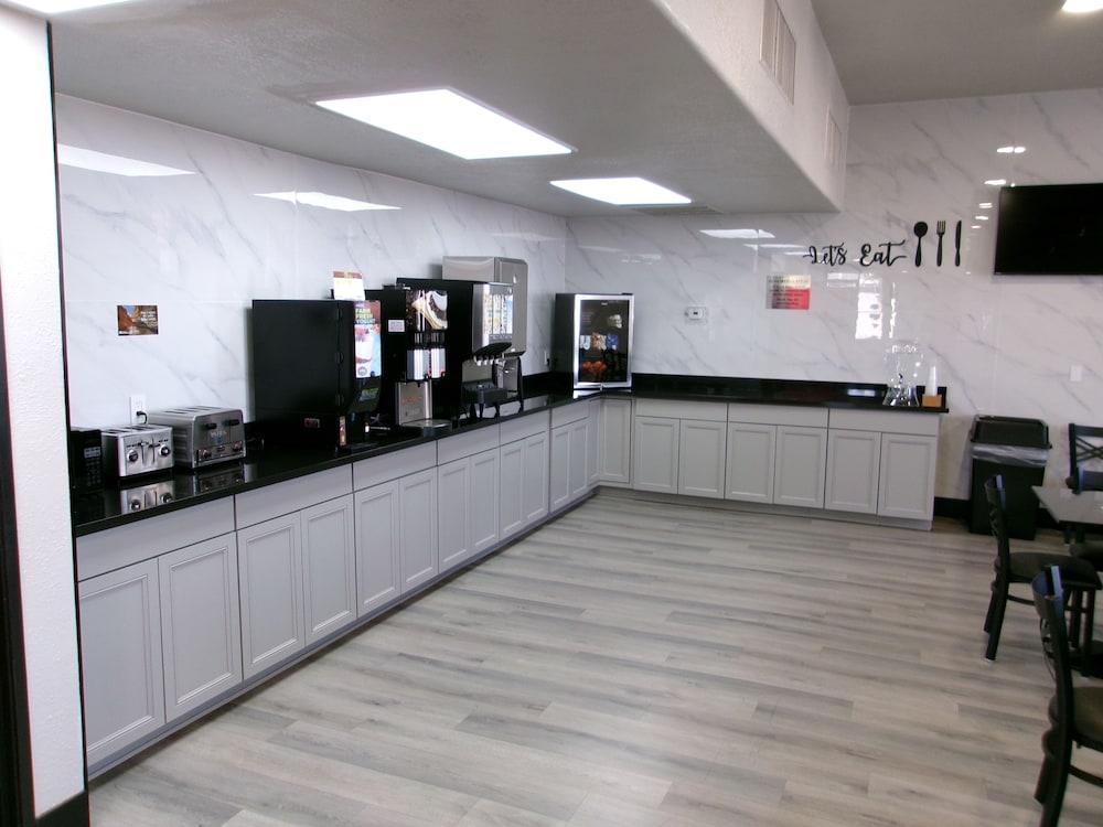 SureStay Hotel by Best Western Phoenix Airport photo 53