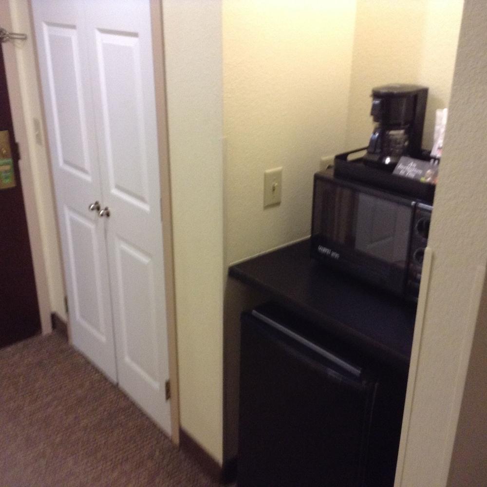Comfort Inn & Suites Ft. Jackson Maingate photo 43
