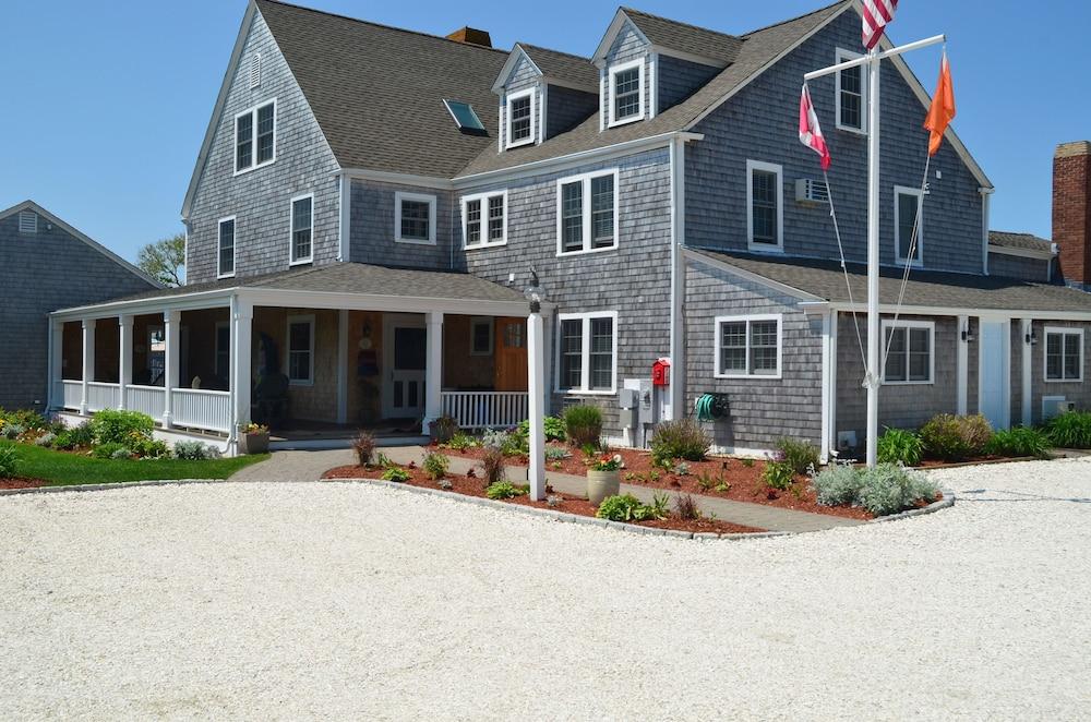 Beach Breeze Inn photo 1
