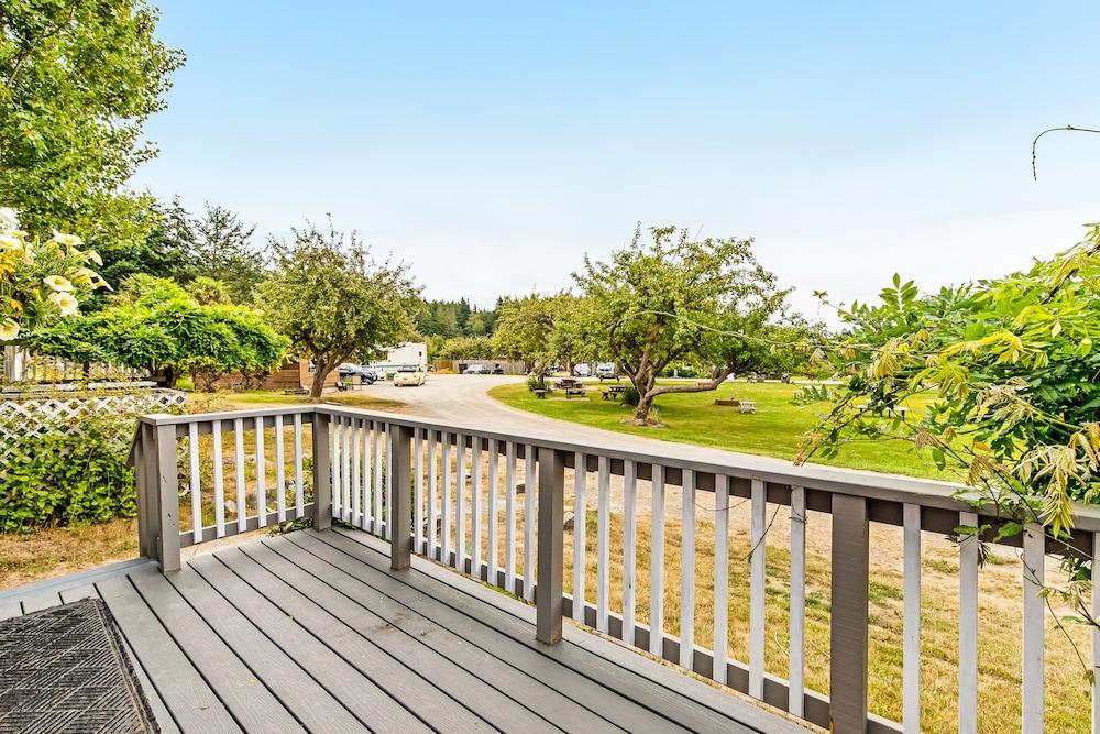 Deer Harbor Inn photo 61