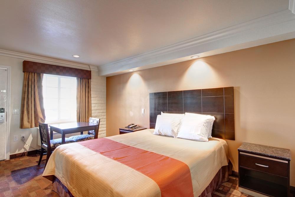 Ontario Inn & Suites photo 30