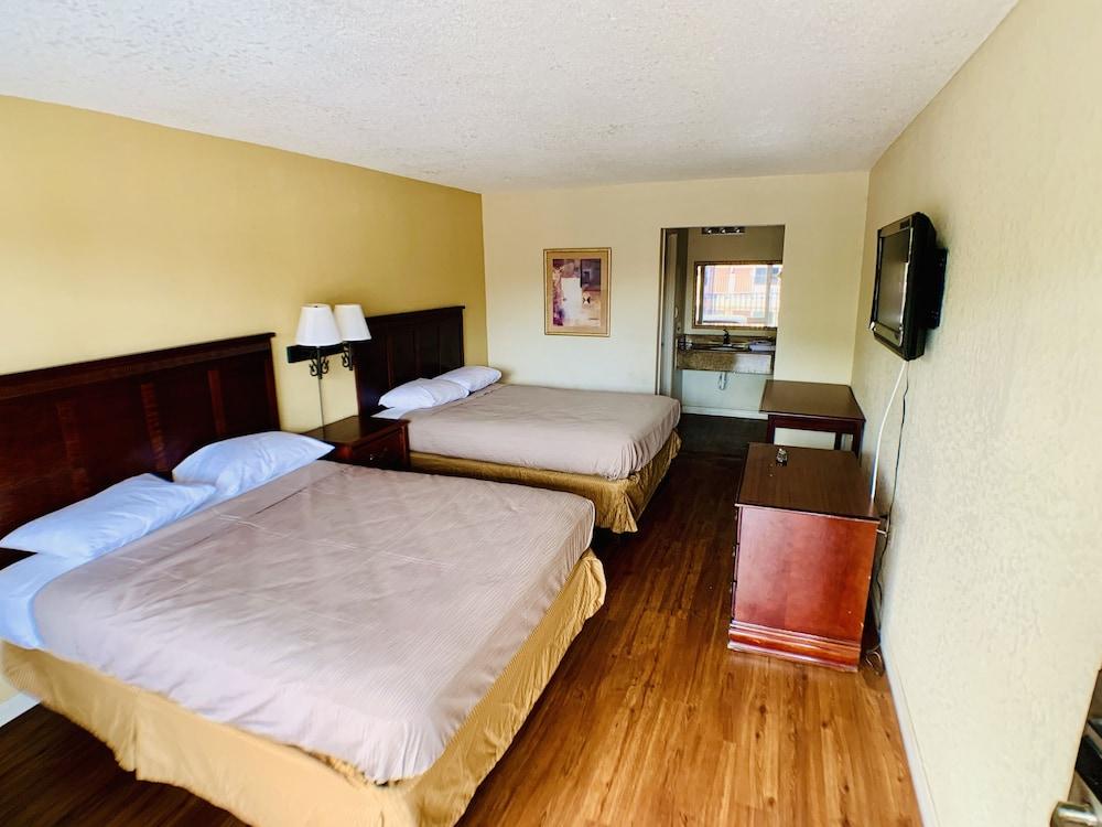 La Vista Inn photo 12