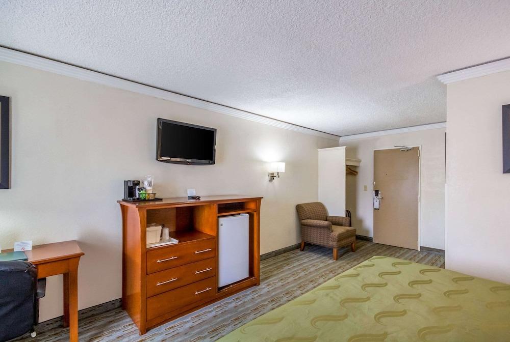 Quality Inn & Suites Kansas City - Independence I-70 East photo 14
