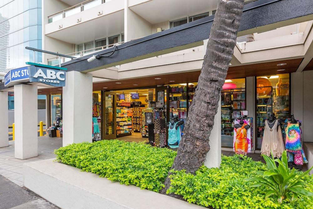 Regency on Beachwalk Waikiki by OUTRIGGER photo 6
