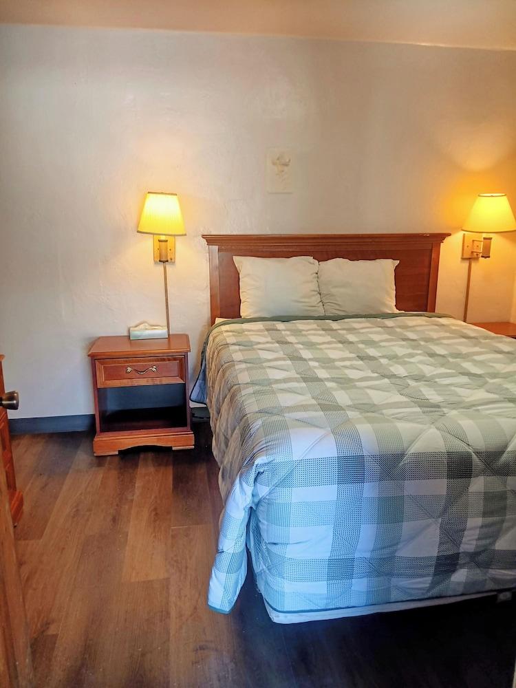 Sands Motel photo 9
