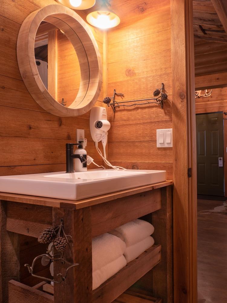 Elkhorn Cabins And Inn photo 24