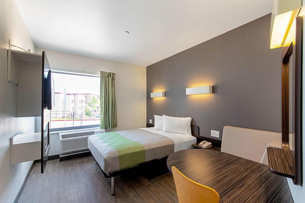 Motel 6 Austin, TX - Airport photo 16