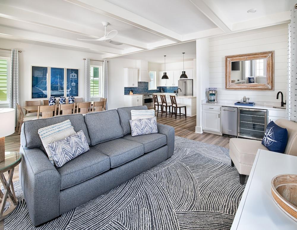 Margaritaville Beach Cottage Resort PCB photo 15