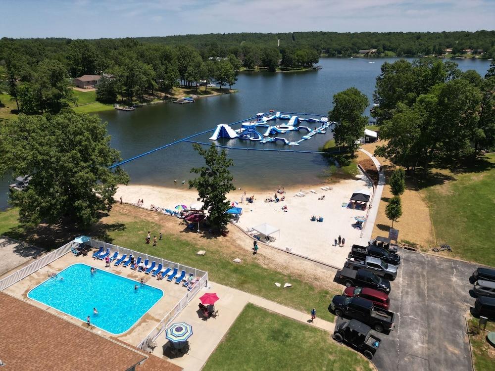 Crown Point Resort photo 60