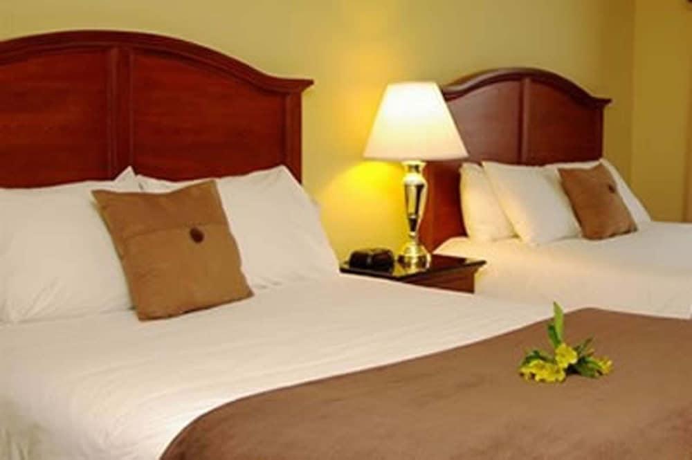 Four Seasons Island Resort photo 4